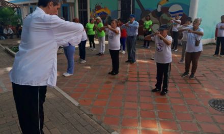 Adultos mayores en Ribas recibieron clase de Tai Chi