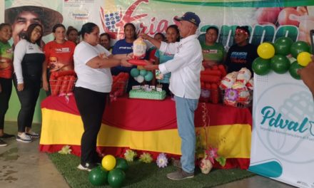 Pdval distribuye proteína a más de mil familias en Santiago Mariño