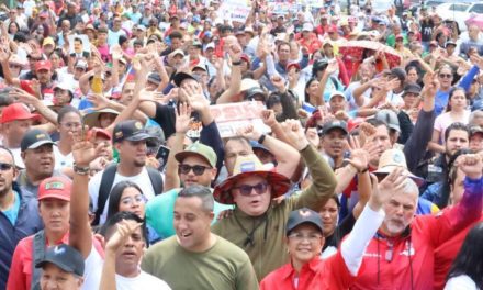 Aragüeños festejaron con marcha la reelección de Nicolás Maduro