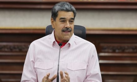 Presidente Nicolás Maduro: Chávez nos vacunó contra la traición