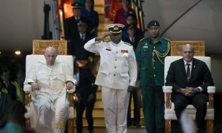 Papa Francisco visita por primera vez Oceanía tras su llegada a Papúa Nueva Guinea