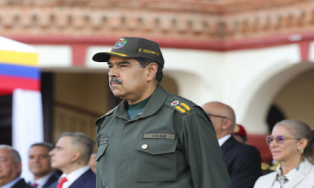 Presidente Maduro lidera transmisión de mando de comandancias generales de la FANB