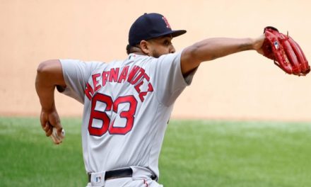 Venezolano Hernández salva su tercer juego en béisbol japonés