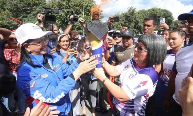 Aragua recibió llama deportiva y abanderó a sus atletas para JDNJ