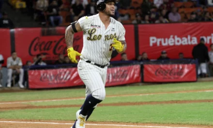 Oswaldo Arcia rugió con fuerza contra Magallanes