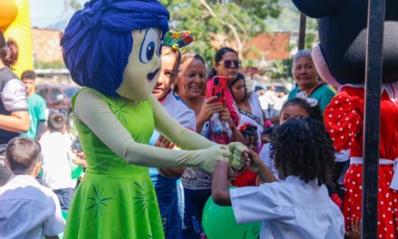 Estudiantes de Mariño regresaron a clases con escuelas 100% recuperadas