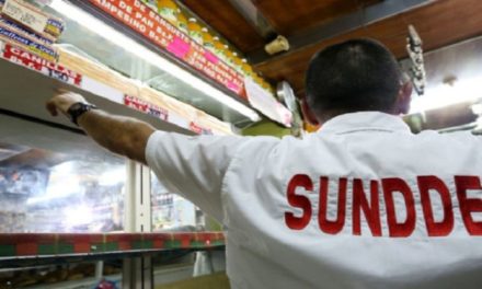 Sundde exhorta a denunciar comercios que incumplan con cobro a dólar oficial