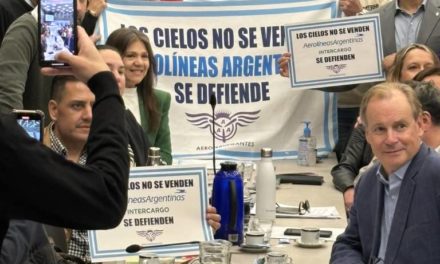 Gobierno declaró sujeta a privatización a Aerolíneas Argentinas