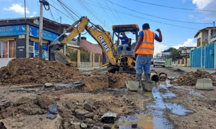 Sustituyen 335 metros de tubería de aguas servidas en San Vicente