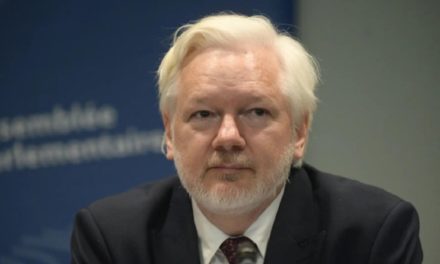 Julián Assange: Soy libre porque me declaré culpable de hacer periodismo