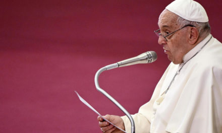 El Papa urge al mundo detener «la espiral de venganza» en Oriente Medio