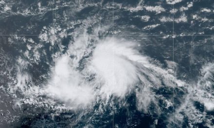 Monitorean dos áreas de lluvias en el Atlántico y el Caribe