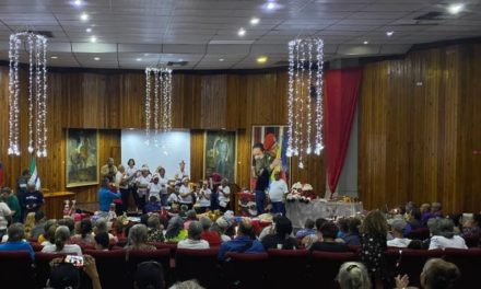 Abuelos de la Patria participaron en taller de formación y capacitación