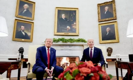 Trump y Biden se reúnen en la Casa Blanca