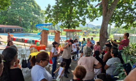 Abuelos aragüeños disfrutaron de un día de esparcimiento