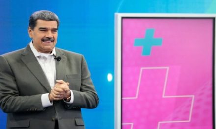 Presidente Maduro augura paz y felicidad para el mes de diciembre en Venezuela