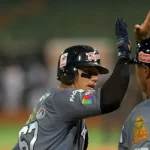 Yonathan Mendoza llegó a 200 hits frente a su terruño