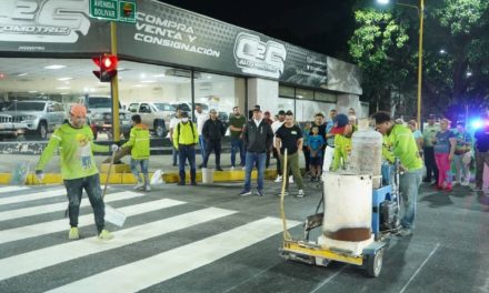 Julio Fuenmayor culminó iluminación de la Avenida Bolívar de Valencia