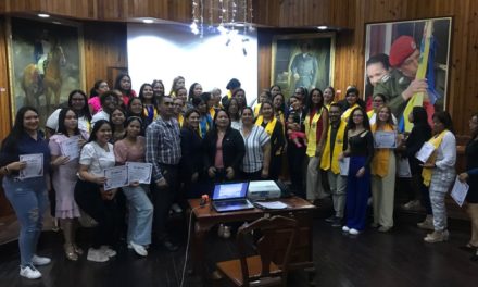 Entregadas credenciales de diplomados en Enfermería en el HCM