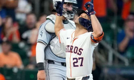 Altuve ganó Bate de Plata e iguala a Miguel Cabrera