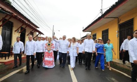 Desfiles patrios rinden honores a independencia de Panamá