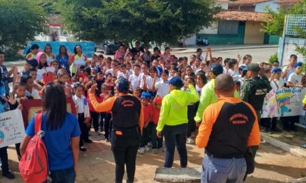 Juramentados estudiantes que conforman las Brigadas Escolares