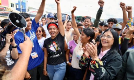 Estudiantado de Aragua celebró su día en Caracas