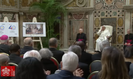 Milei planta al Papa en ceremonia por aniversario de paz Argentina-Chile