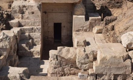 Descubren templo del siglo II antes de Cristo en Egipto