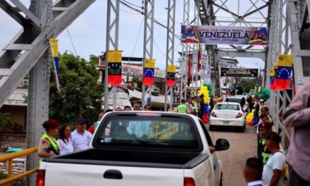 Gran afluencia de Vehículos Cruzan a Colombia por el Puente Simón Bolívar