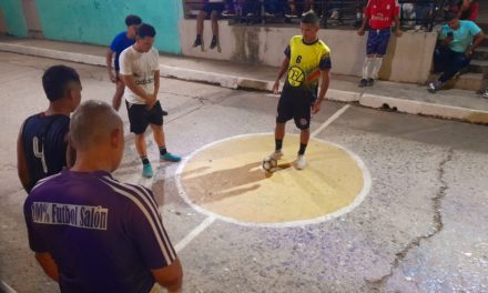 Definidos cruces en semifinales de Fútbol Sala Callejero Barrio Sucre 2024