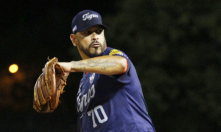 Guillermo Moscoso alcanzó los 300 innings con Tigres