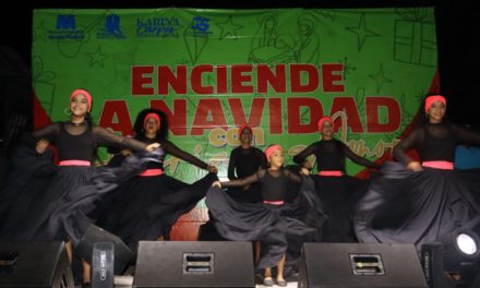 Comunidad de Portachuelo abrió Navidad con tradicional encendido