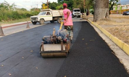 Inician rehabilitación vial en la Intercomunal La Mora-El Consejo