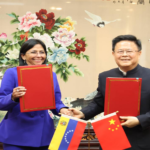 Venezuela y China firman acuerdo para fortalecer sector energético y financiero