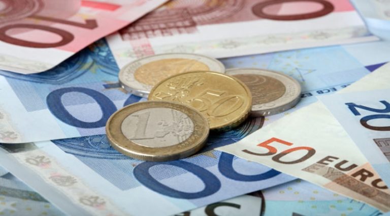 Euro a la cabeza de las monedas que perdieron peso en el SWIFT mundial en 10 años