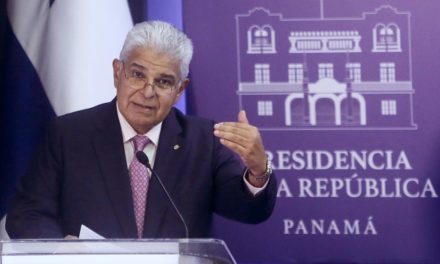 Presidente Mulino afirma que el canal seguirá en manos panameñas