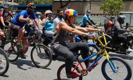 Daniel Dhers realizó  su última bicicletada del año