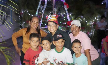 La Navidad llegó a El Venerable con hermoso encendido de luces