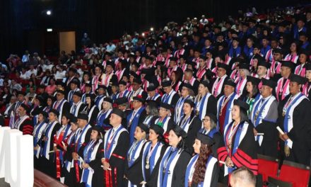 Unesr graduó a más de 200 nuevos profesionales