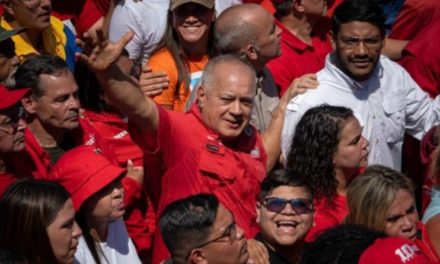 Diosdado Cabello: Venezuela se levanta en áreas de producción y organización popular