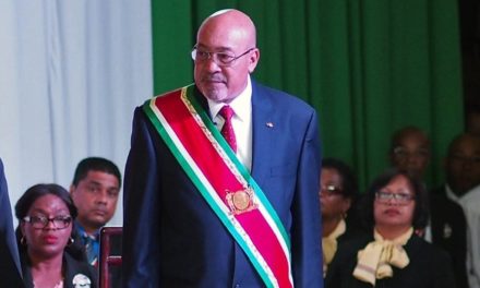 Venezuela lamenta el fallecimiento de expresidente de Surinam Desiré Delano