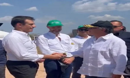 Gobierno de Colombia celebró la apertura de la planta de energía solar más grande del país