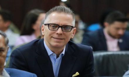 Diputado Camacho prevé que economía venezolana crecerá dos dígitos en 2025