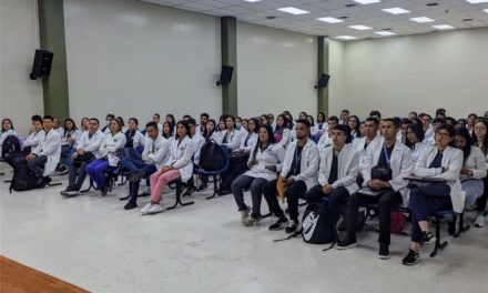 Inició periodo académico de medicina en Hospital Los Samanes