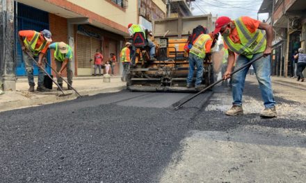 Gobierno Bolivariano de Aragua ha colocado más de 5 mil 800 toneladas de asfalto en diversos municipios de la entidad