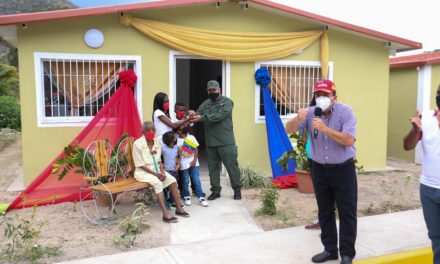 Gobierno Bolivariano entregó 57 viviendas dignas en la población costera de Cumboto