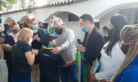 Jóvenes linarenses recibieron Orden Juventud de Oro Sancocho Pagüer