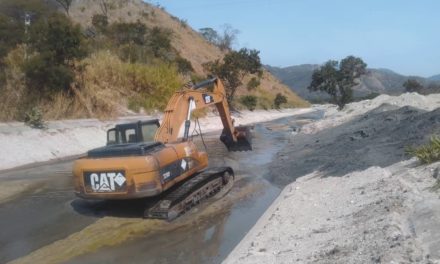 Más de 27 kilómetros de afluentes ha abordado Gobierno de Aragua mediante Plan de Limpieza de Ríos, Diques y Quebradas