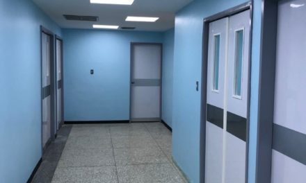 Gobierno de Aragua alcanzó un 95% de avance en la obra de rehabilitación del área de urología del HCM